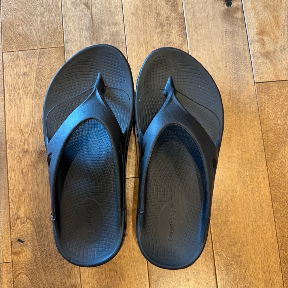OOFOS Women’s Original Sandal in Black